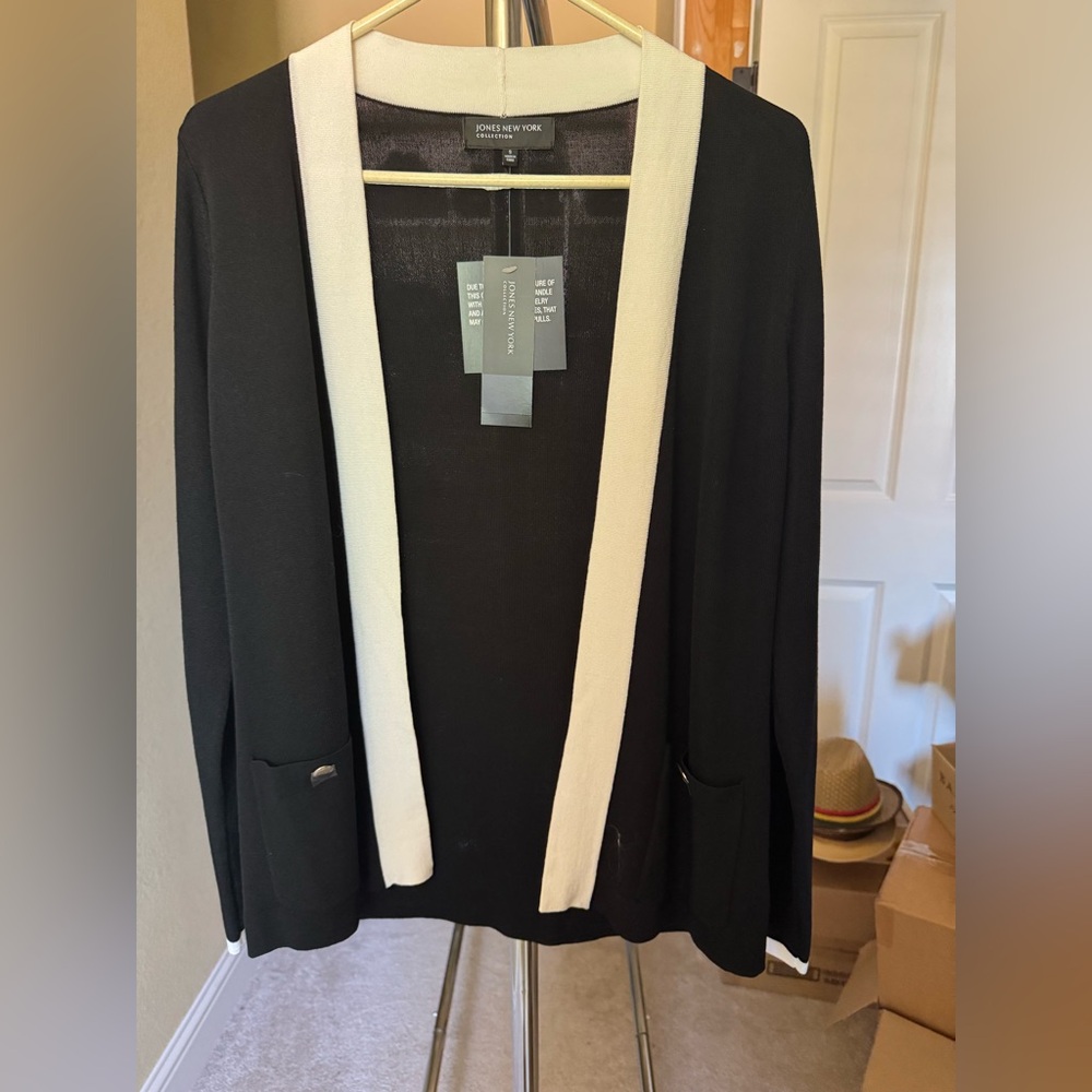 Jones New York Women's Black and Cream Blazer